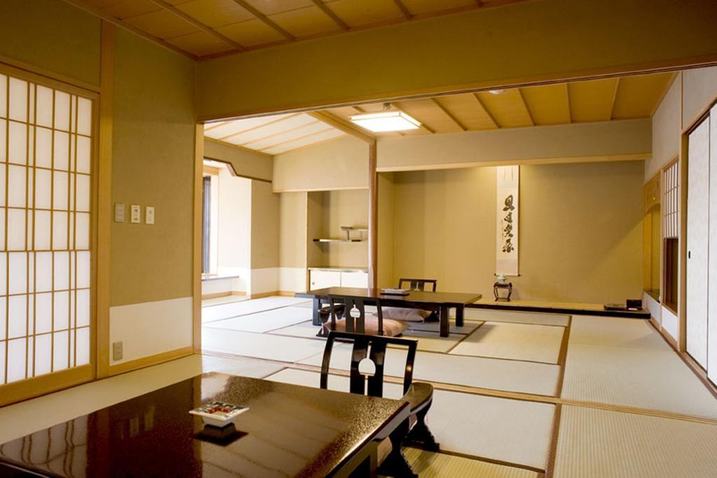 Kozantei Ubuya Hotel Fujikawaguchiko Buitenkant foto
